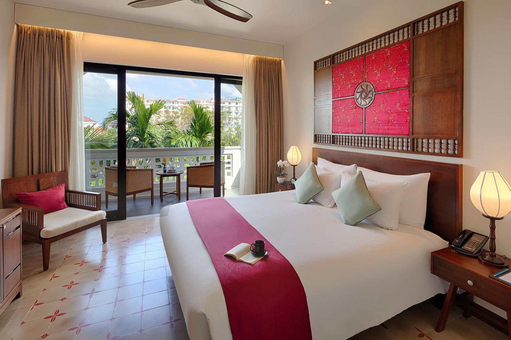 सहारा Rivertown & 5*