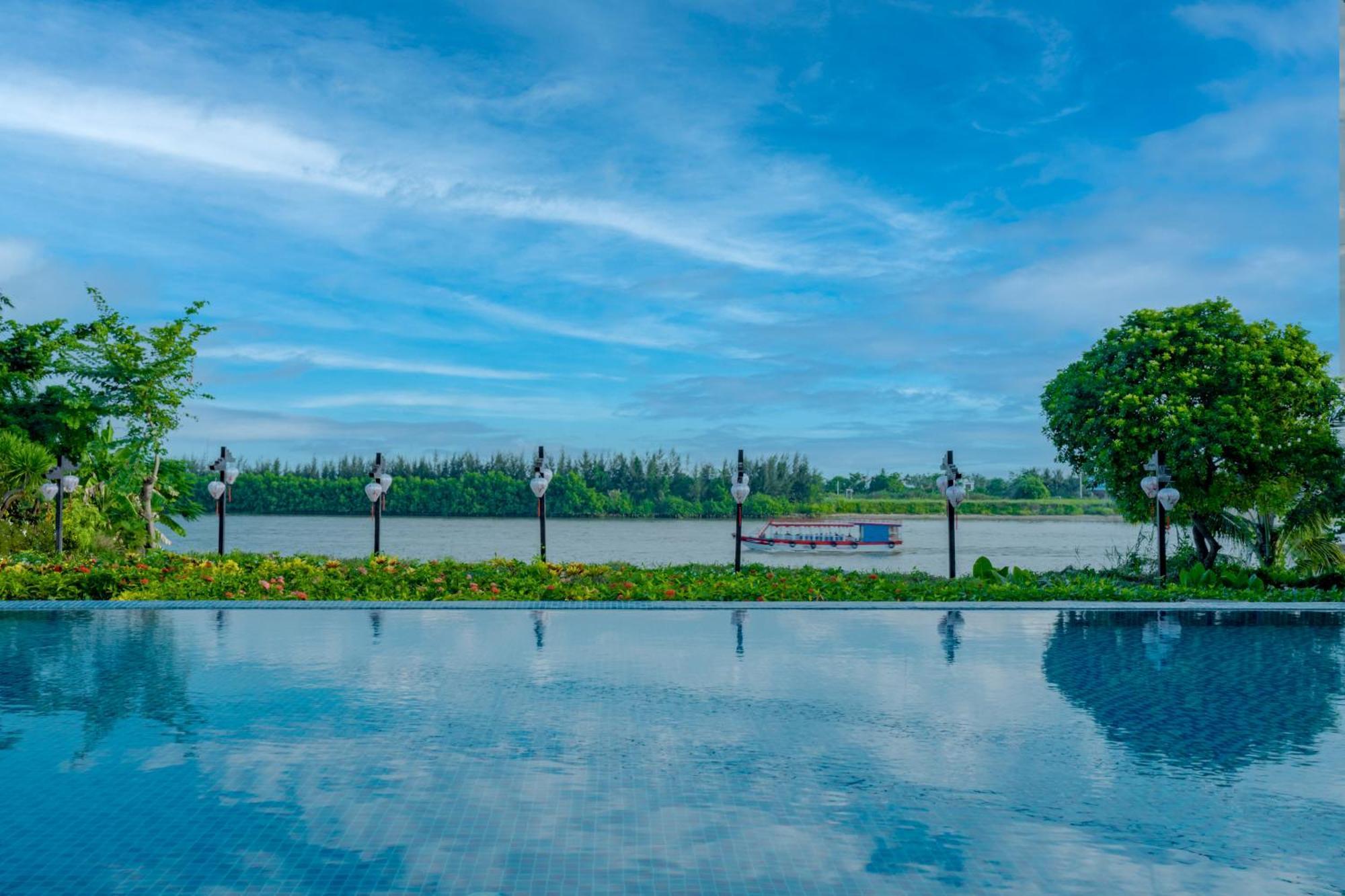 सहारा Rivertown & 5*