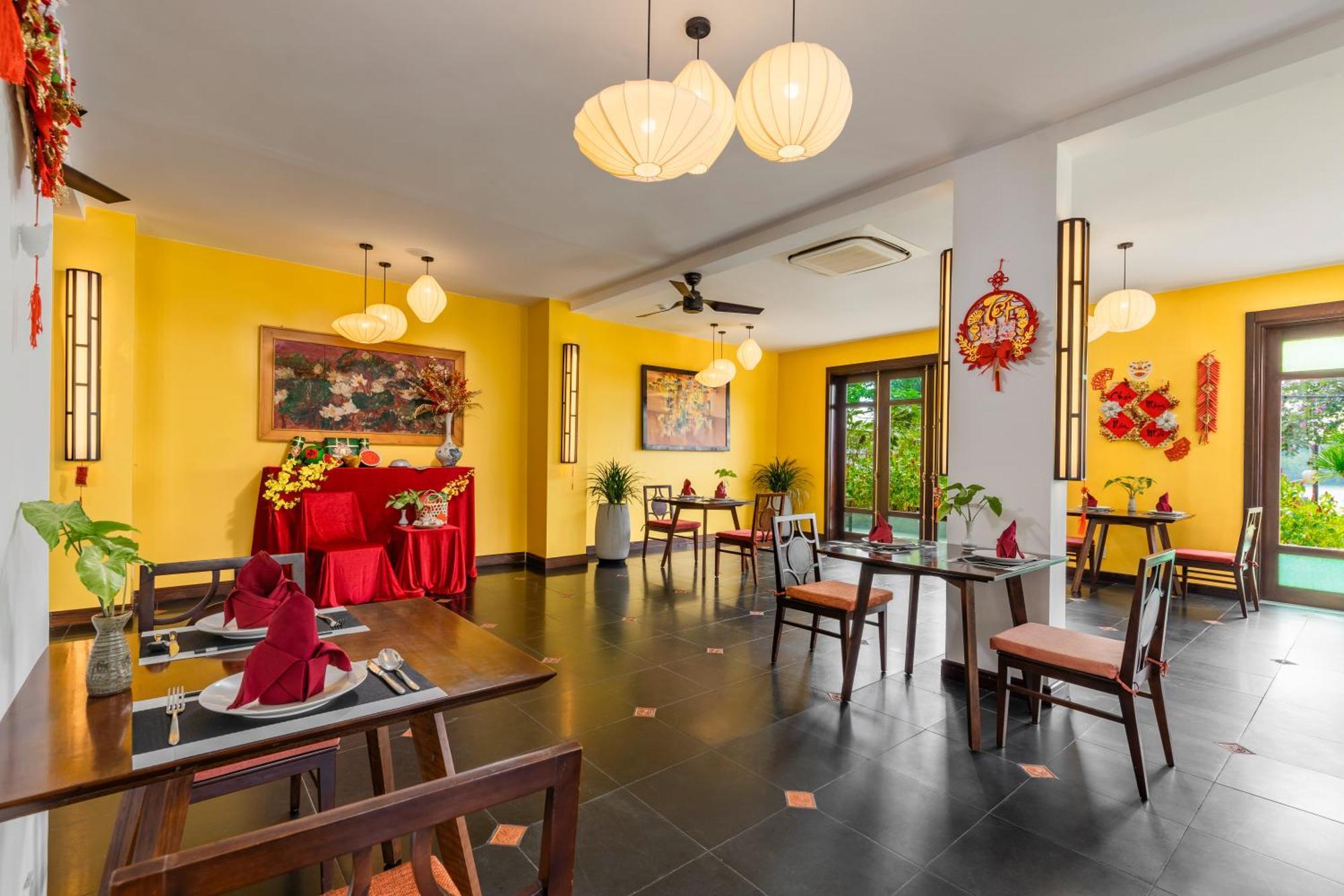 सहारा Rivertown & 5*